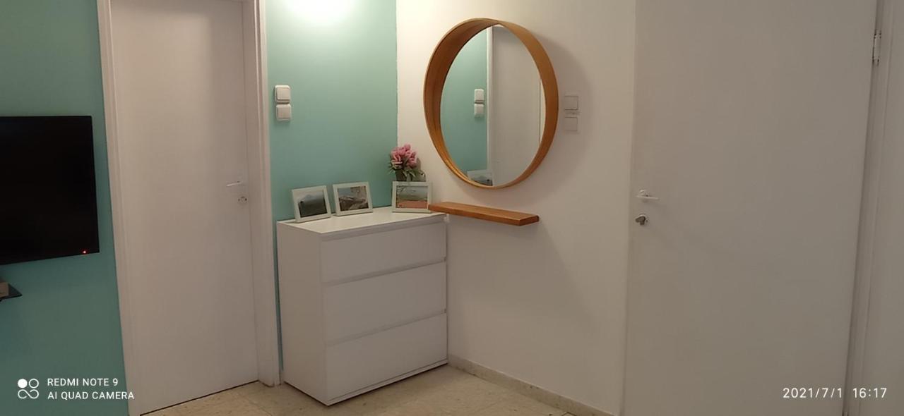 Jordan Valley One Room Apartment Menaẖemya Eksteriør bilde