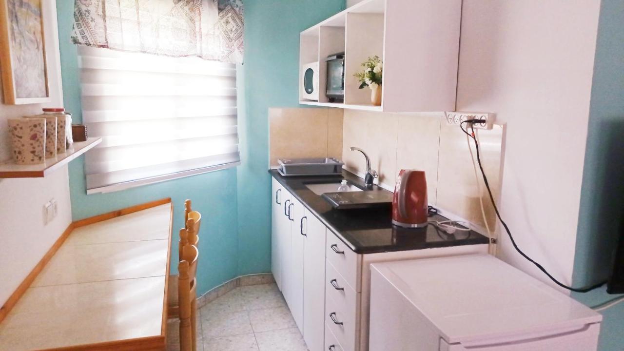 Jordan Valley One Room Apartment Menaẖemya Eksteriør bilde