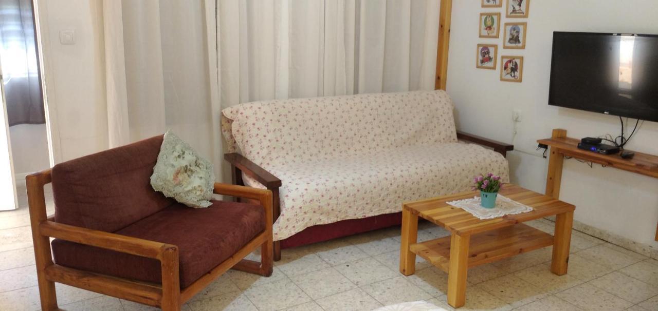 Jordan Valley One Room Apartment Menaẖemya Eksteriør bilde
