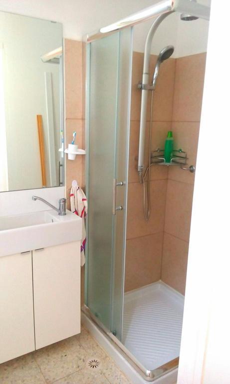 Jordan Valley One Room Apartment Menaẖemya Eksteriør bilde