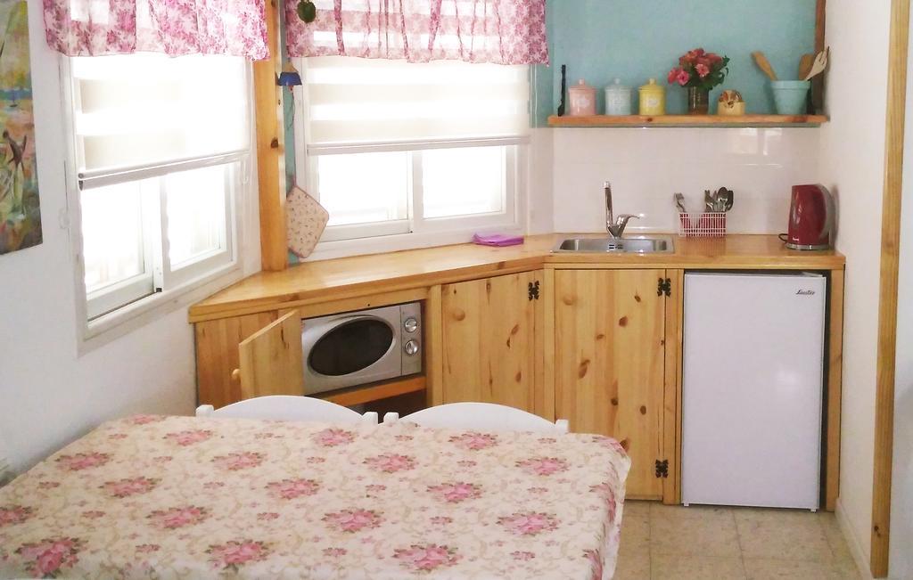 Jordan Valley One Room Apartment Menaẖemya Eksteriør bilde